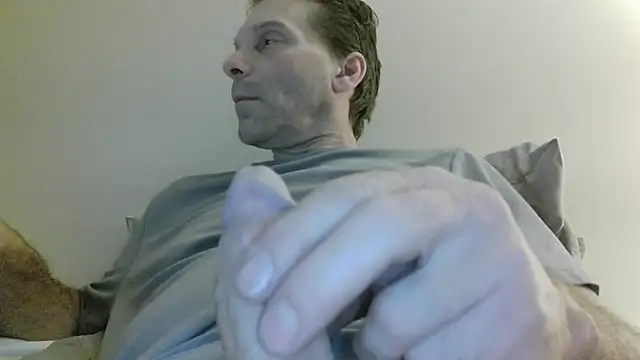 Snapshot of cumhere71 chatting on 06/18/26, 04:46 cumhere71 online show from 06/18/26, 04:46