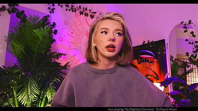 Snapshot of KristaBrooks chatting on 12/06/24, 02:17 KristaBrooks online show from 12/06/24, 02:17