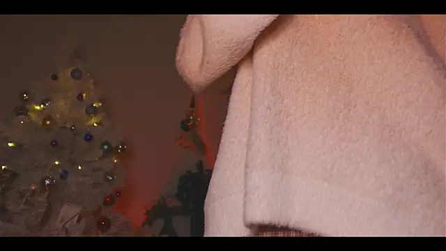 Snapshot of KristaBrooks chatting on 12/11/24, 06:42 KristaBrooks online show from 12/11/24, 06:42