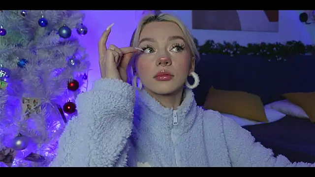 Snapshot of KristaBrooks chatting on 12/12/24, 03:16 KristaBrooks online show from 12/12/24, 03:16