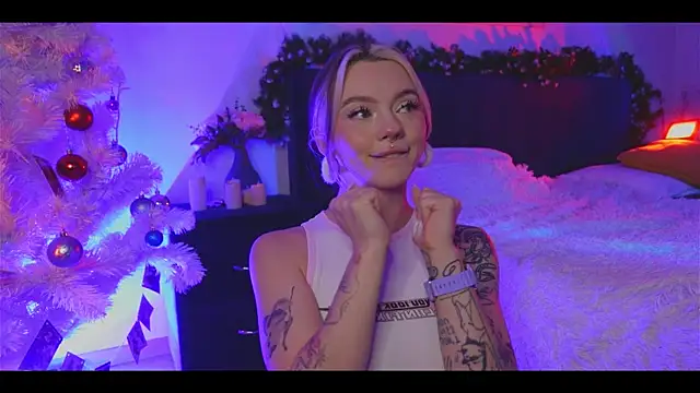 Snapshot of KristaBrooks chatting on 12/12/24, 06:21 KristaBrooks online show from 12/12/24, 06:21