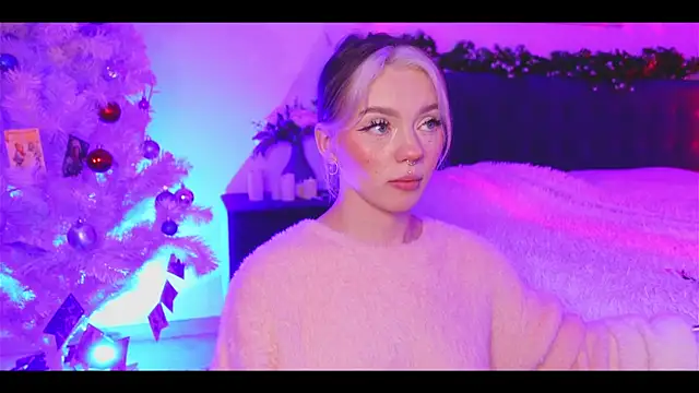 Snapshot of KristaBrooks chatting on 12/15/24, 02:59 KristaBrooks online show from 12/15/24, 02:59