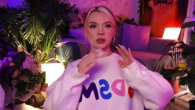 Snapshot of KristaBrooks chatting on 01/06/25, 01:41 KristaBrooks online show from 01/06/25, 01:41