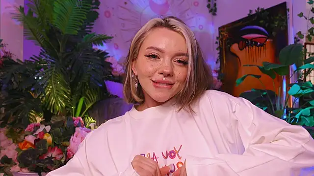 Snapshot of KristaBrooks chatting on 01/30/25, 04:55 KristaBrooks online show from 01/30/25, 04:55