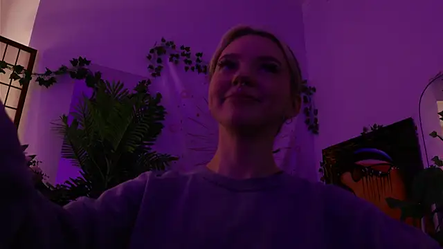 Snapshot of KristaBrooks chatting on 02/01/25, 03:28 KristaBrooks online show from 02/01/25, 03:28