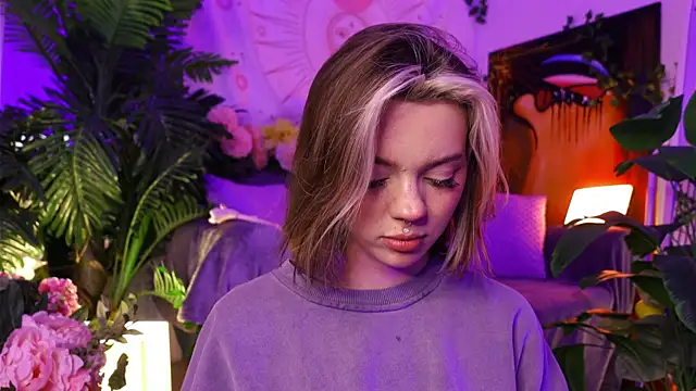 Snapshot of KristaBrooks chatting on 02/07/25, 03:30 KristaBrooks online show from 02/07/25, 03:30