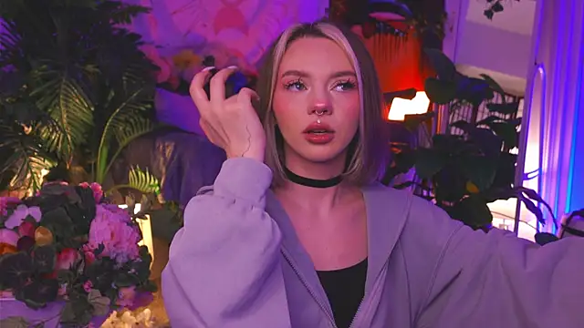 Snapshot of KristaBrooks chatting on 02/09/25, 02:07 KristaBrooks online show from 02/09/25, 02:07