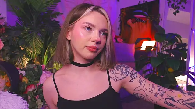 Snapshot of KristaBrooks chatting on 02/09/25, 05:11 KristaBrooks online show from 02/09/25, 05:11