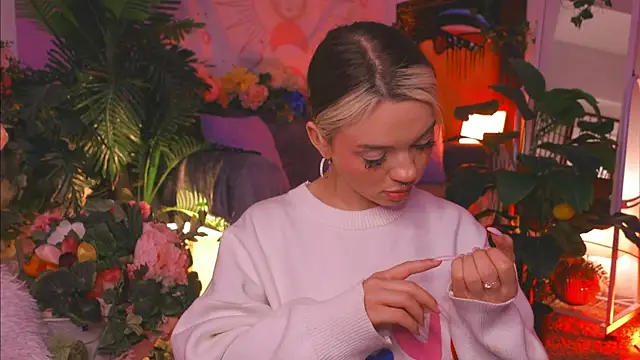 Snapshot of KristaBrooks chatting on 02/11/25, 01:51 KristaBrooks online show from 02/11/25, 01:51