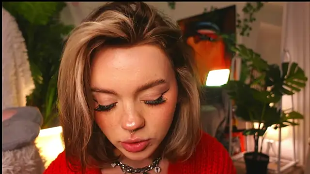 Snapshot of KristaBrooks chatting on 03/01/25, 04:54 KristaBrooks online show from 03/01/25, 04:54