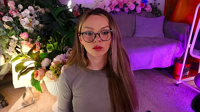 Snapshot of KristaBrooks chatting on 10/04/25, 03:21 KristaBrooks online show from 10/04/25, 03:21