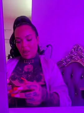 Snapshot of _MelinaCurves_ chatting on 11/29/25, 11:08 MelinaCurves online show from 11/29/25, 11:08