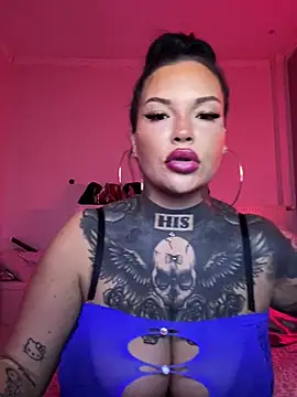 Snapshot of _MelinaCurves_ chatting on 04/07/26, 10:09 MelinaCurves online show from 04/07/26, 10:09