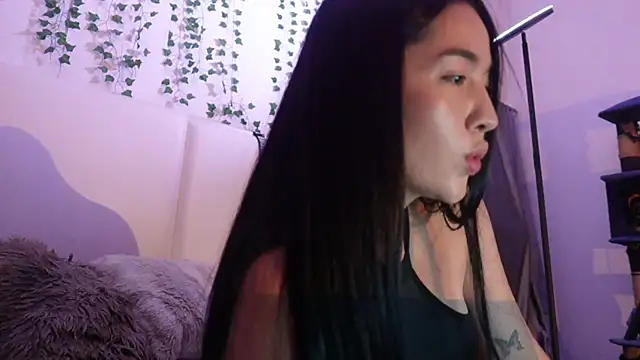 Snapshot of megaaann chatting on 12/14/25, 02:50 megaaann online show from 12/14/25, 02:50