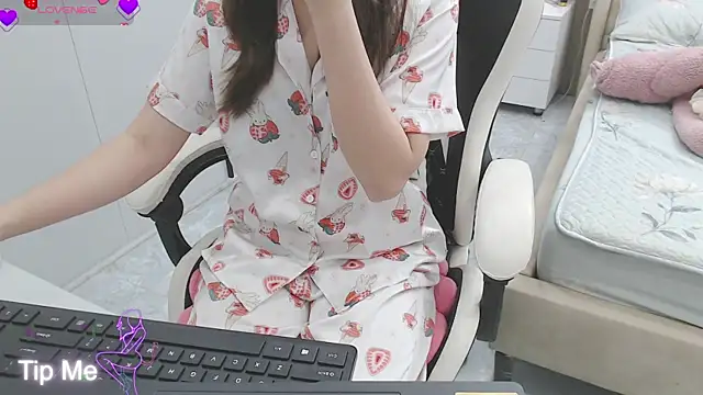 Snapshot of Hanako_love chatting on 02/14/26, 04:15 Hanako love online show from 02/14/26, 04:15