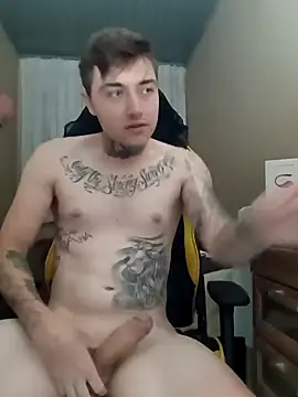 Snapshot of DanielMagains chatting on 01/08/25, 11:21 DanielMagains online show from 01/08/25, 11:21