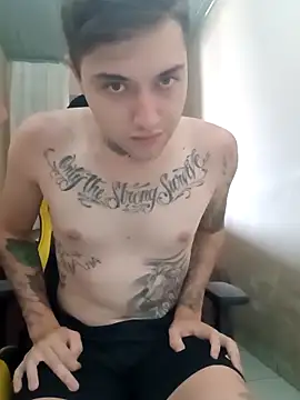 Snapshot of DanielMagains chatting on 03/04/25, 01:06 DanielMagains online show from 03/04/25, 01:06