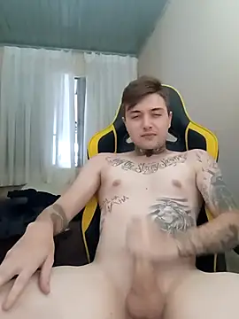 Snapshot of DanielMagains chatting on 03/07/25, 06:22 DanielMagains online show from 03/07/25, 06:22