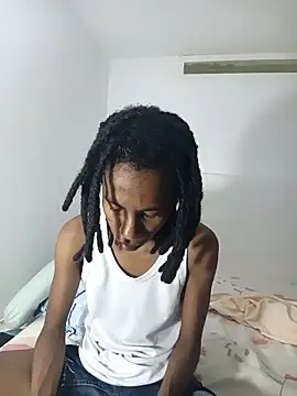 Snapshot of africa_deluxe chatting on 12/18/25, 08:37 africa deluxe online show from 12/18/25, 08:37