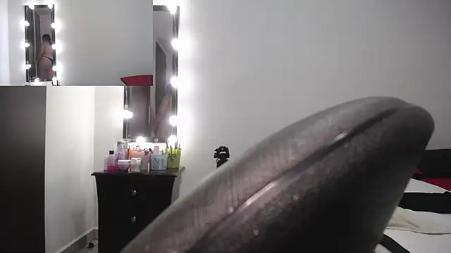 zoe hotxxx online show from 02/06/25, 01:32