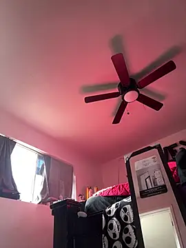 Snapshot of Slumlords chatting on 03/18/26, 03:15 Slumlords online show from 03/18/26, 03:15