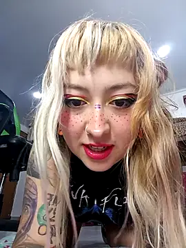 Snapshot of cindy_ink chatting on 12/18/25, 08:04 cindy ink online show from 12/18/25, 08:04