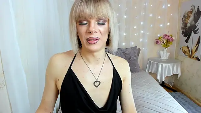 Snapshot of Stesnyashka123 chatting on 03/20/26, 12:43 Stesnyashka123 online show from 03/20/26, 12:43