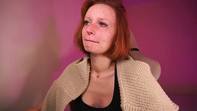 Snapshot of Liuba_Fox chatting on 10/23/25, 07:12 Liuba Fox online show from 10/23/25, 07:12