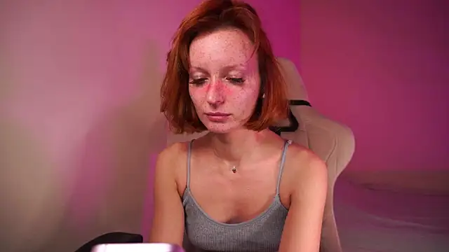 Snapshot of Liuba_Fox chatting on 10/29/25, 06:42 Liuba Fox online show from 10/29/25, 06:42