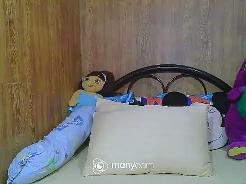 Snapshot of xsweetlips69x chatting on 03/15/26, 04:18 xsweetlips69x online show from 03/15/26, 04:18