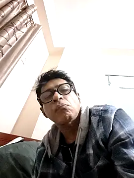 iamkahn 44 online show from 12/16/25, 10:37