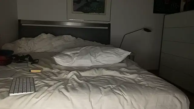 Snapshot of FckbbOy chatting on 02/14/25, 12:19 FckbbOy online show from 02/14/25, 12:19