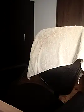 Snapshot of ZAHI_WILLX chatting on 10/18/25, 12:13 ZAHI WILLX online show from 10/18/25, 12:13