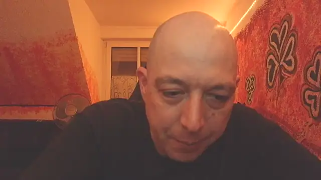 Snapshot of sextoy911 chatting on 12/18/25, 09:43 sextoy911 online show from 12/18/25, 09:43