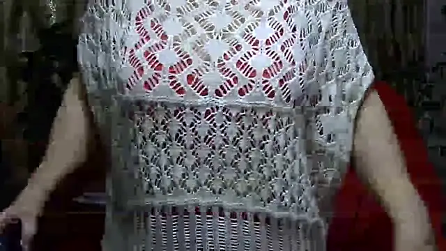 Snapshot of Emma52610 chatting on 12/27/24, 05:37 Emma52610 online show from 12/27/24, 05:37