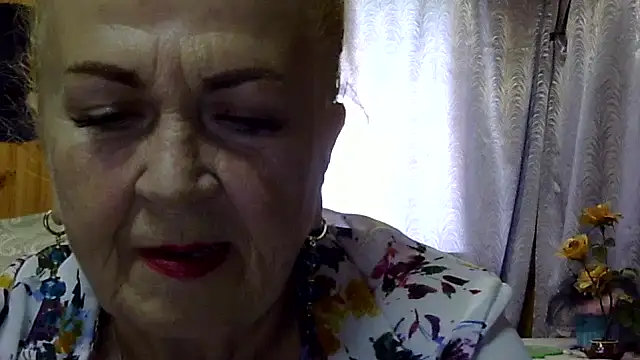 Snapshot of Emma52610 chatting on 09/21/25, 10:50 Emma52610 online show from 09/21/25, 10:50