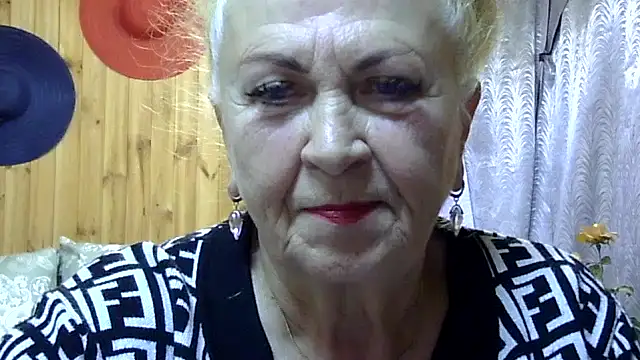 Snapshot of Emma52610 chatting on 10/05/25, 09:51 Emma52610 online show from 10/05/25, 09:51