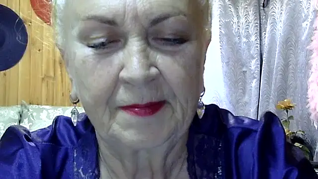 Snapshot of Emma52610 chatting on 10/11/25, 11:20 Emma52610 online show from 10/11/25, 11:20