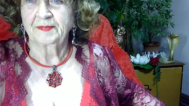 Snapshot of Emma52610 chatting on 04/19/26, 05:01 Emma52610 online show from 04/19/26, 05:01