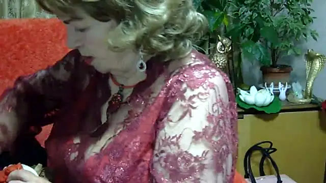 Emma52610 online show from 04/19/26, 06:10