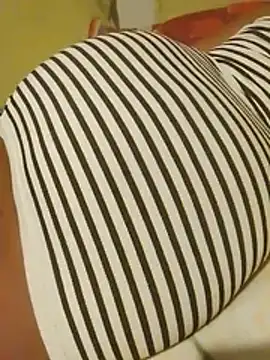 Snapshot of sbusiso1 chatting on 10/13/25, 05:46 sbusiso1 online show from 10/13/25, 05:46