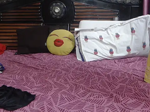 Snapshot of prettyindiandoll chatting on 04/01/26, 04:02 prettyindiandoll online show from 04/01/26, 04:02