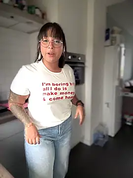 DannaaMeliza online show from 12/14/24, 11:07