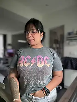 DannaaMeliza online show from 01/05/25, 10:53