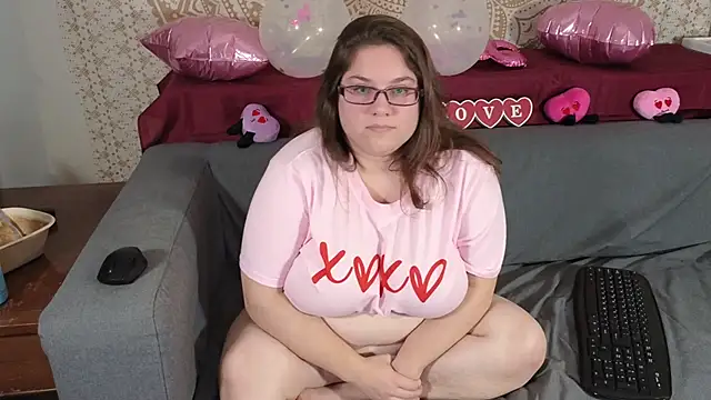 Snapshot of DrenchedDelicates chatting on 02/15/25, 02:15 DrenchedDelicates online show from 02/15/25, 02:15