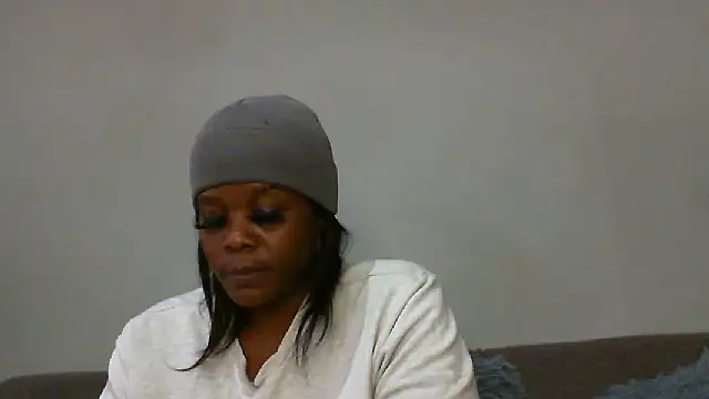 Snapshot of SQUITBOOTY chatting on 02/18/25, 10:27 SQUITBOOTY online show from 02/18/25, 10:27