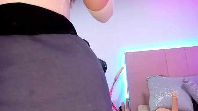 melani xc online show from 11/19/25, 03:34