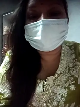 Snapshot of naughtymadam chatting on 04/15/26, 05:47 naughtymadam online show from 04/15/26, 05:47