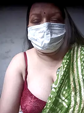 Snapshot of naughtymadam chatting on 04/25/26, 05:54 naughtymadam online show from 04/25/26, 05:54