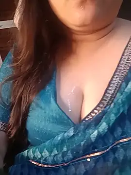 Snapshot of naughtymadam chatting on 05/19/26, 06:09 naughtymadam online show from 05/19/26, 06:09